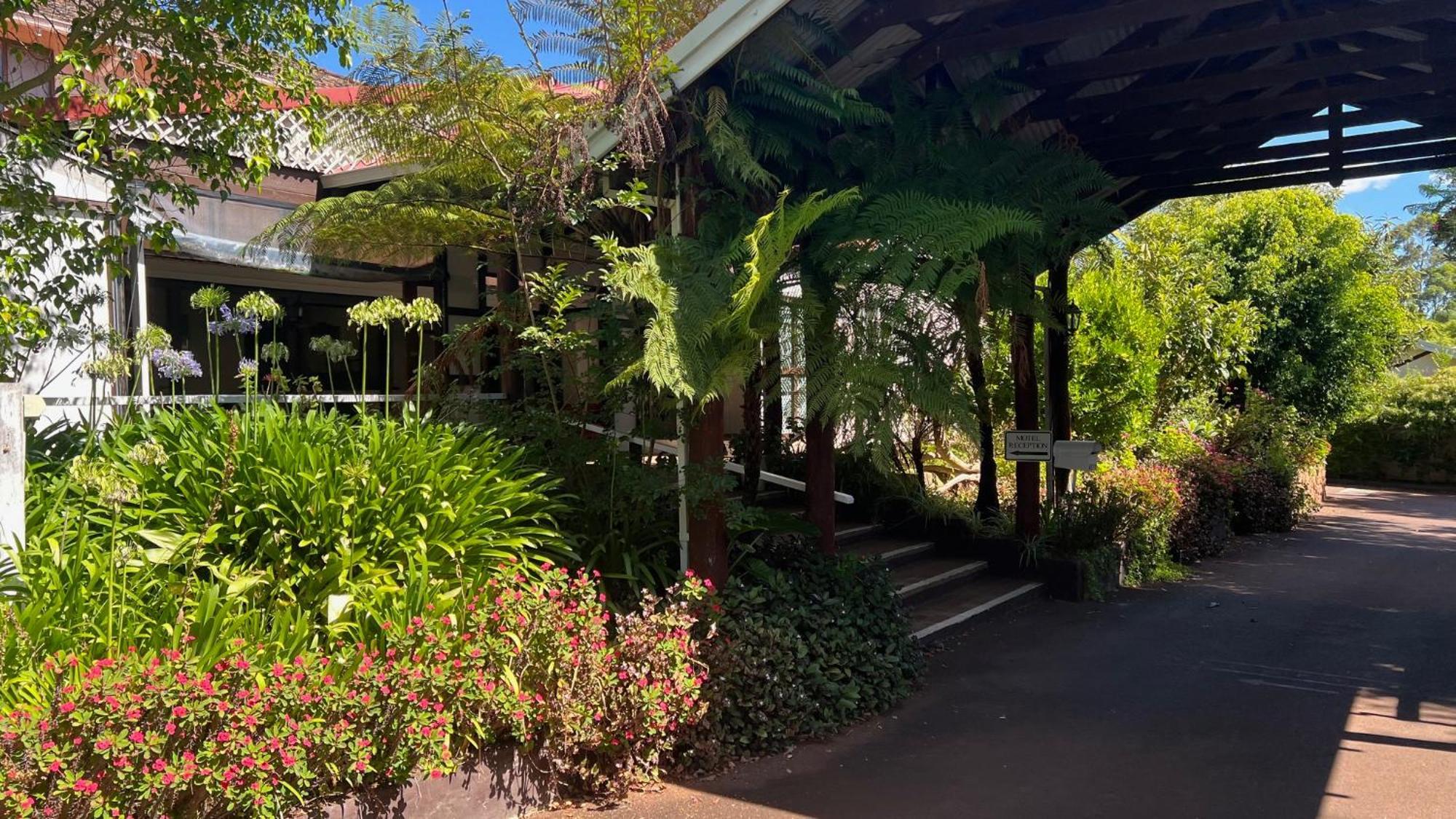 Karri Forest Motel Pemberton Exterior photo