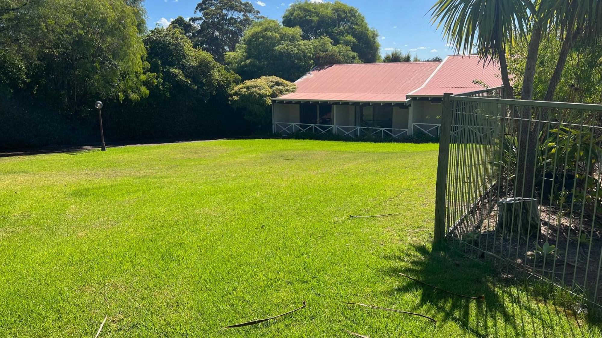 Karri Forest Motel Pemberton Exterior photo